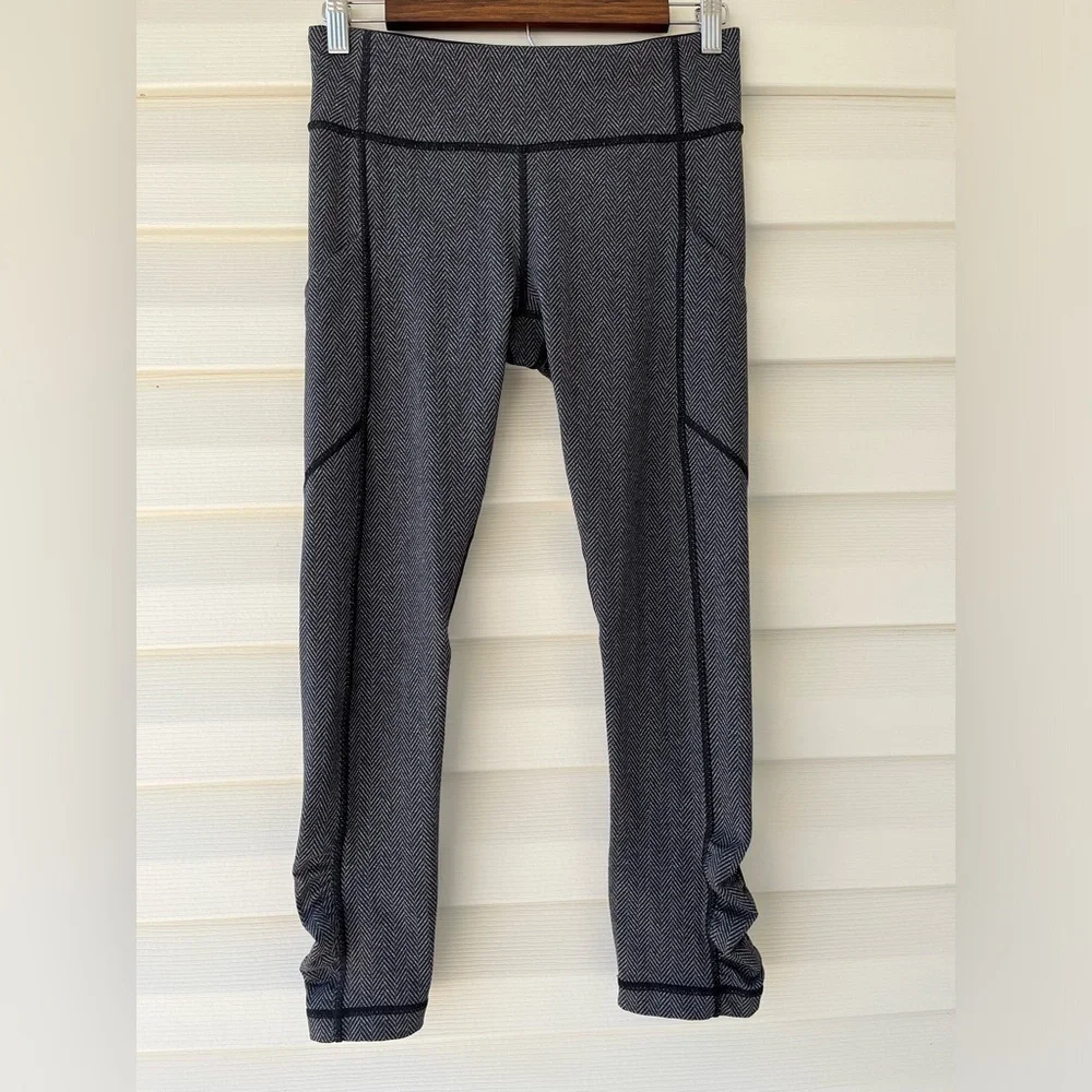 Lululemon Speed Crop 21” Giant Herringbone Black Heather Black